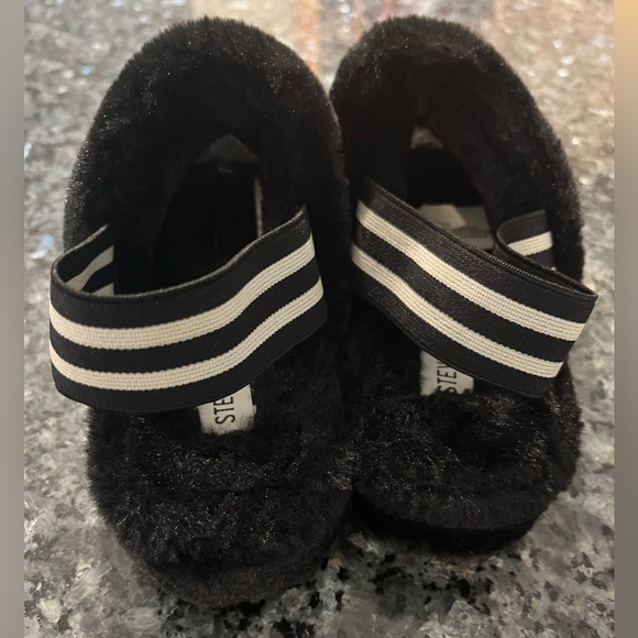 Steve Madden faux fur slippers - used a handful of times - Picture 7 of 7